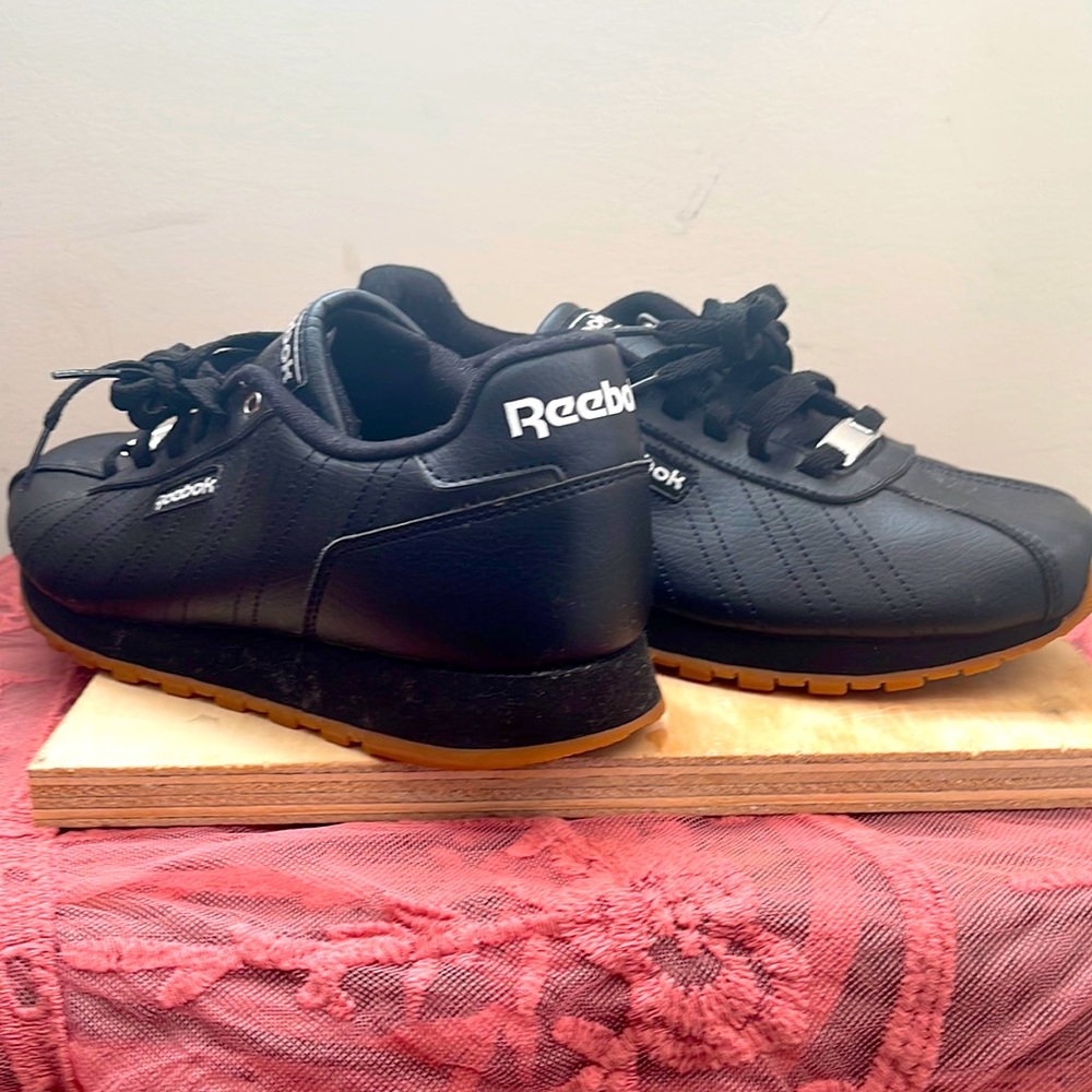 Reeboc classic style sneakers